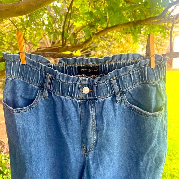 Banana Republic High Rise Blue Jeans 👖 - Picture 3 of 5